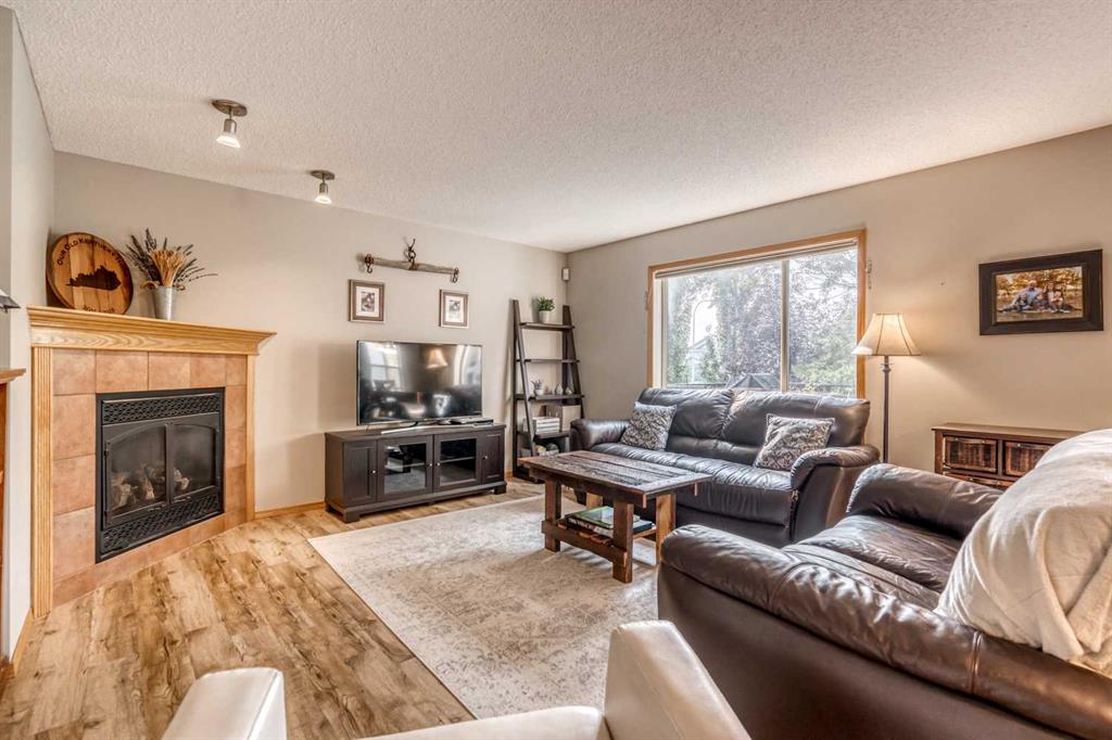 Listing A2076934 - Large Photo # 6