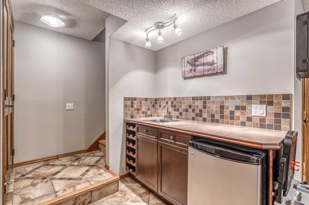 Listing A2076934 - Large Photo # 31