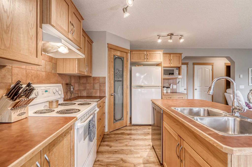 Listing A2076934 - Large Photo # 12