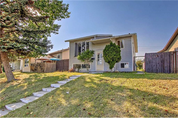 187 Erin Woods Drive SE, Calgary