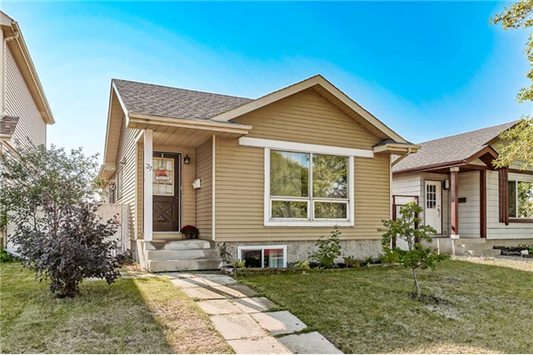 27 Erin Woods Boulevard SE, Calgary