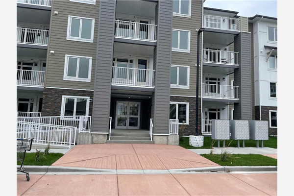 600 Saddletowne Circle NE, Calgary