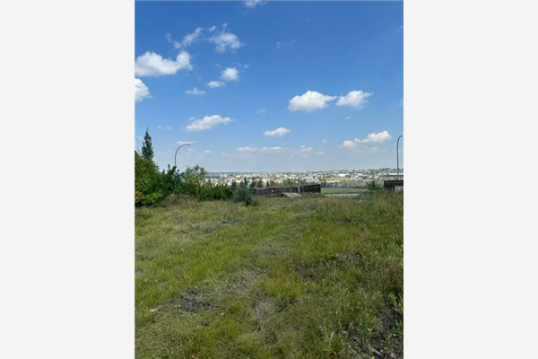 601 31 Avenue NE, Calgary