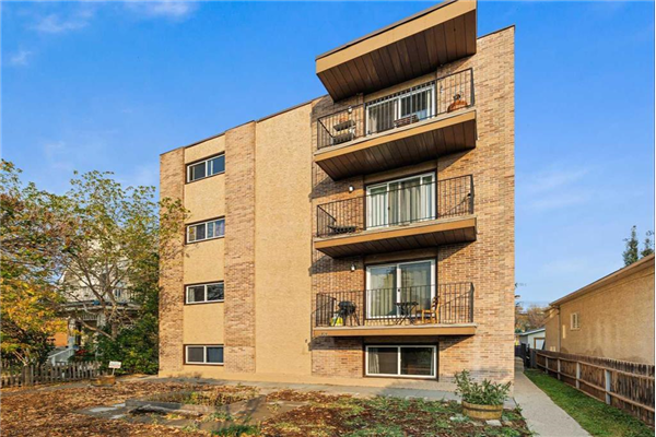 928 3 Avenue NW, Calgary