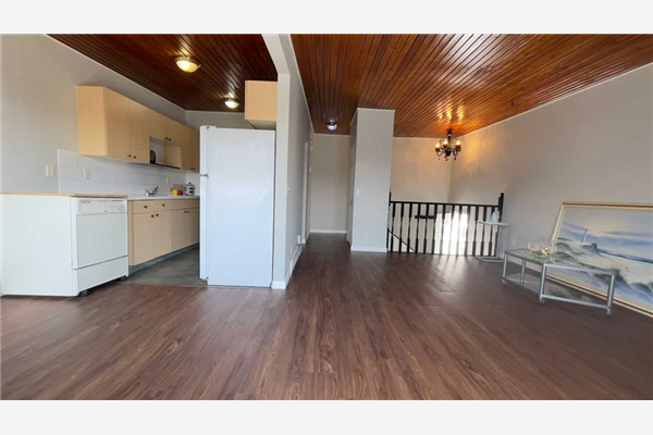 1403 44 Street SE, Calgary
