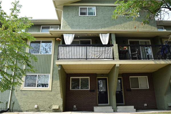 2200 Woodview Drive SW, Calgary