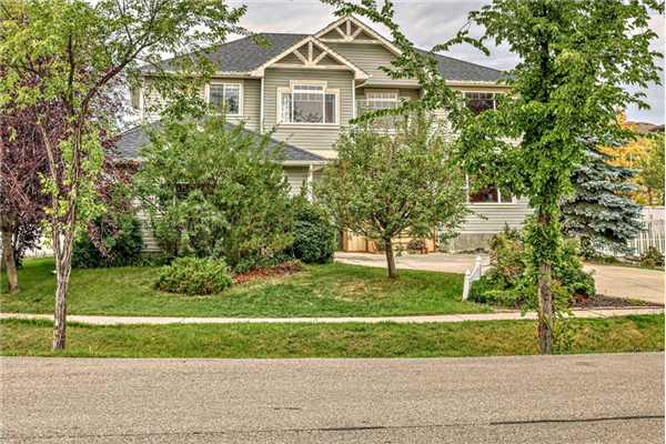 214 CANOE Square SW, Airdrie