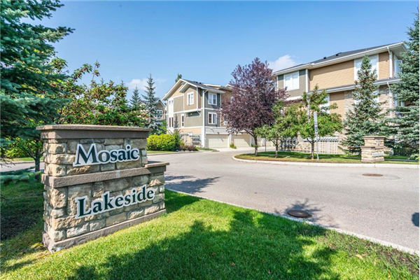 608 Auburn Bay Square SE, Calgary