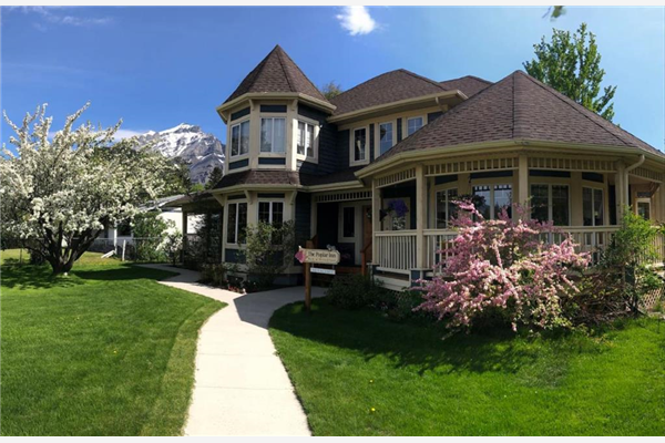 316 Lynx Street, Banff