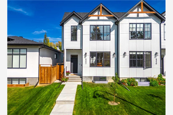 4532 21 Avenue NW, Calgary