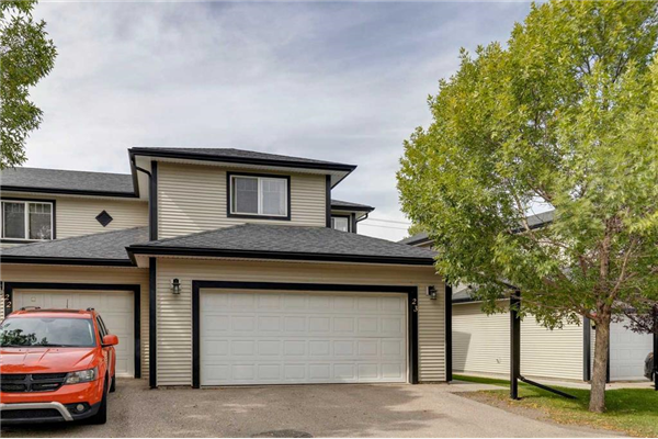 15 Silver Springs Way NW, Airdrie