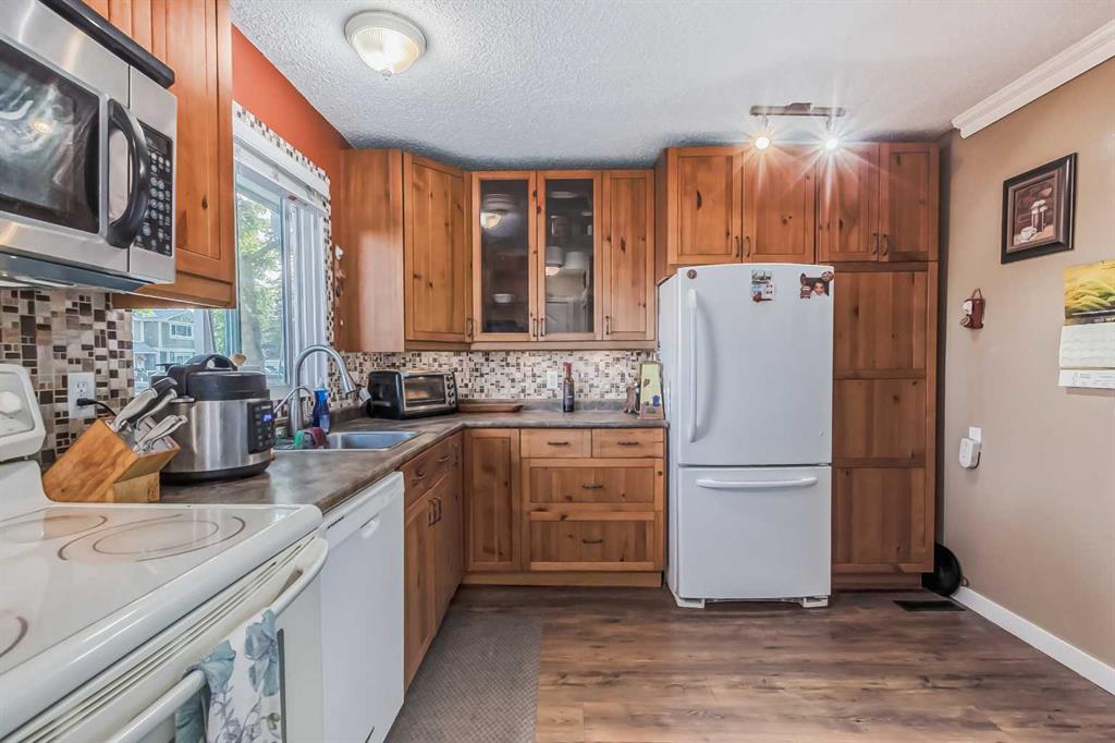 Listing A2079919 - Large Photo # 10