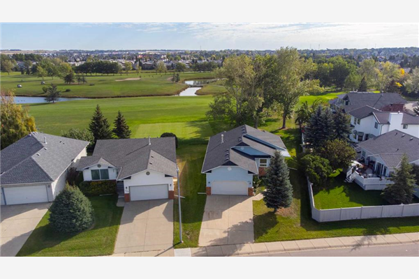 404 Woodside Drive NW, Airdrie