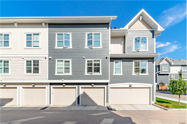 905 Cranbrook Walk SE, Calgary