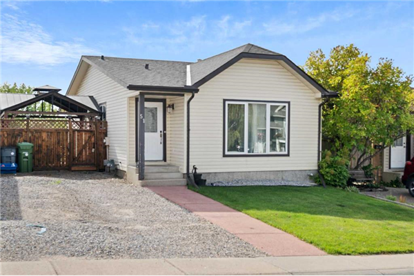 51 Emberdale Way SE, Airdrie