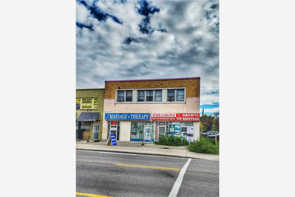 1604 Centre Street NE, Calgary