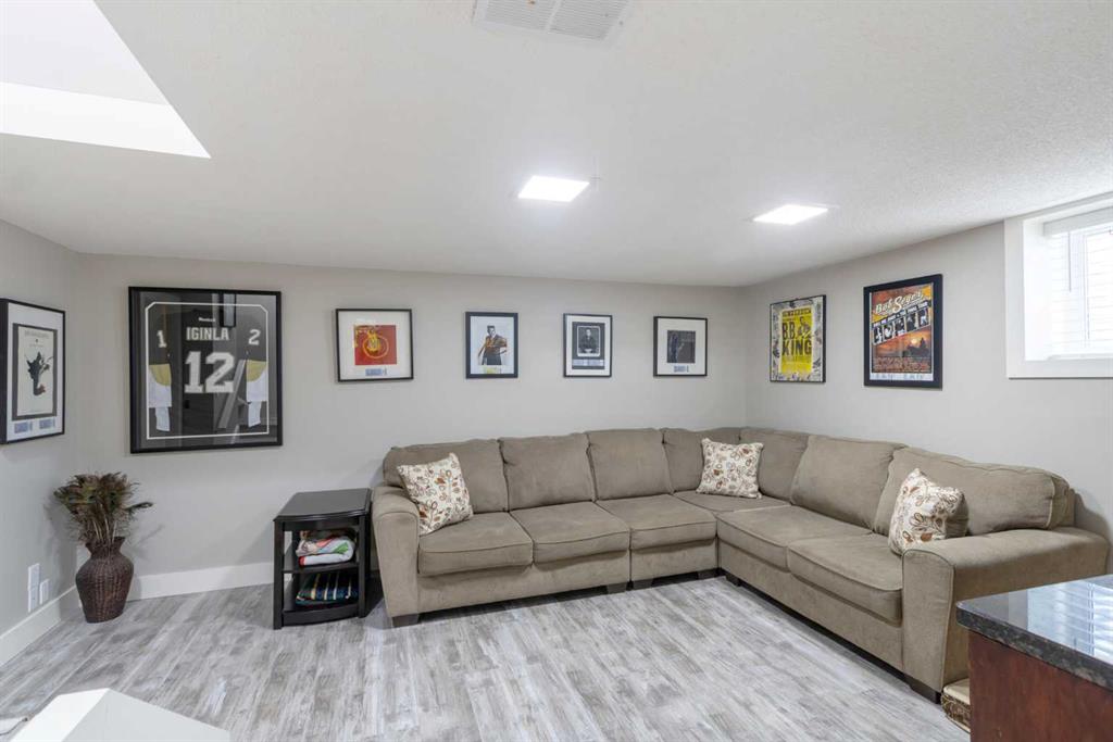 Listing A2081143 - Large Photo # 31