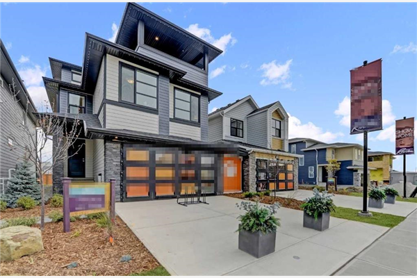 645 Cranbrook Gardens SE, Calgary