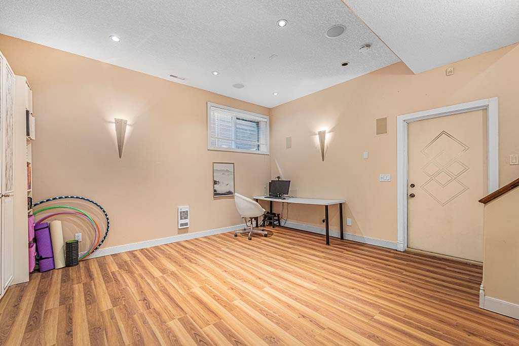 Listing A2081477 - Large Photo # 34