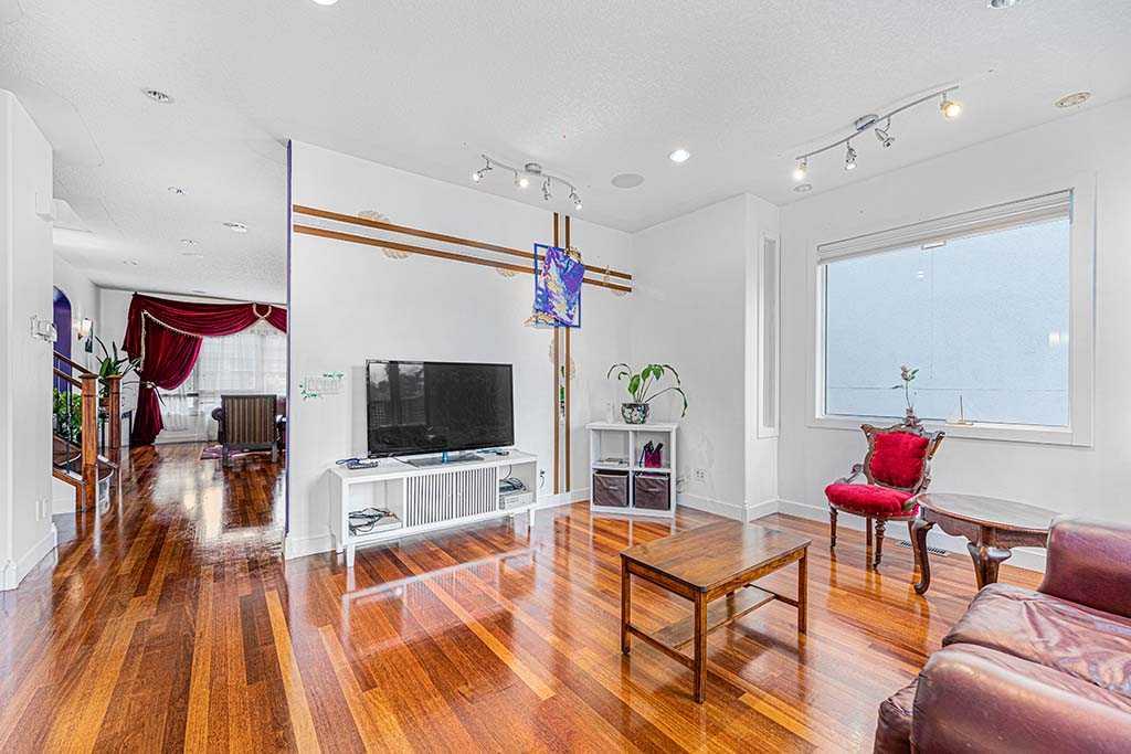 Listing A2081477 - Large Photo # 17