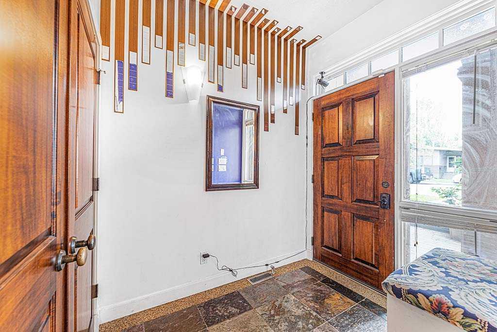 Listing A2081477 - Large Photo # 2