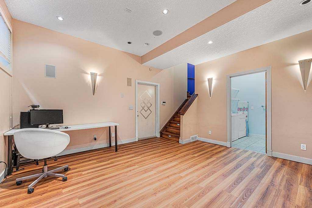 Listing A2081477 - Large Photo # 35