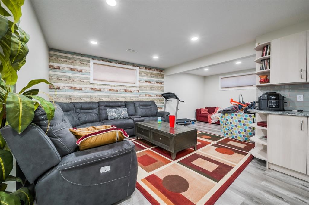 Listing A2081503 - Large Photo # 25