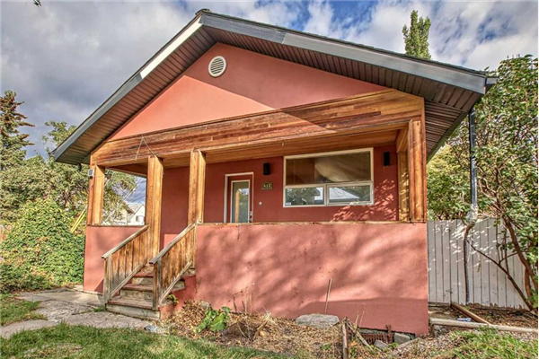 412 12 Avenue NE, Calgary