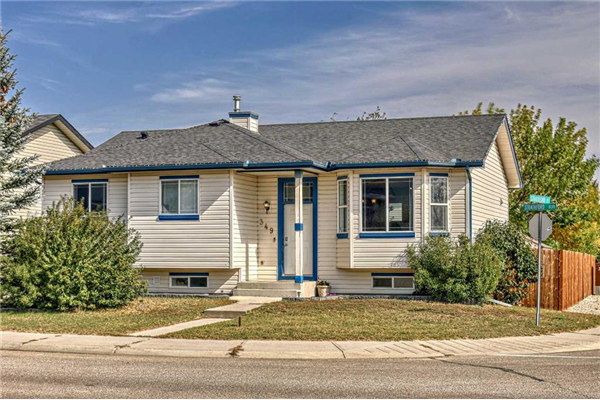 349 Strathford Boulevard, Strathmore