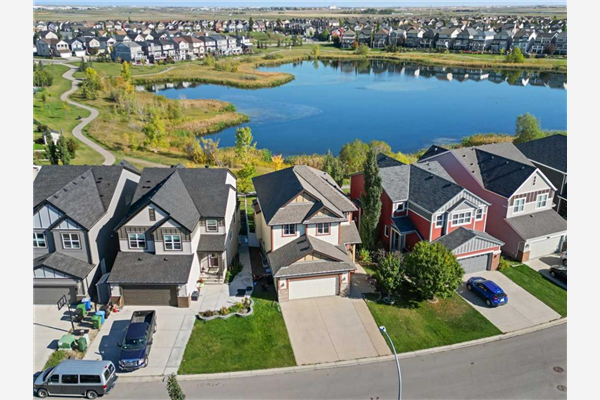 722 Copperpond Circle SE, Calgary