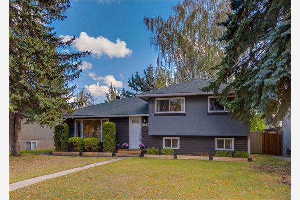 8612 Fairmount Drive SE, Calgary