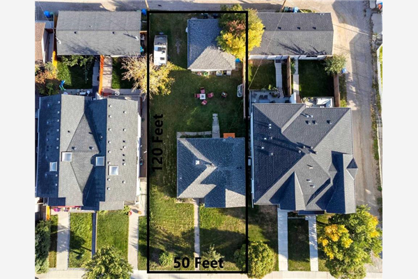 312 26 Avenue NE, Calgary