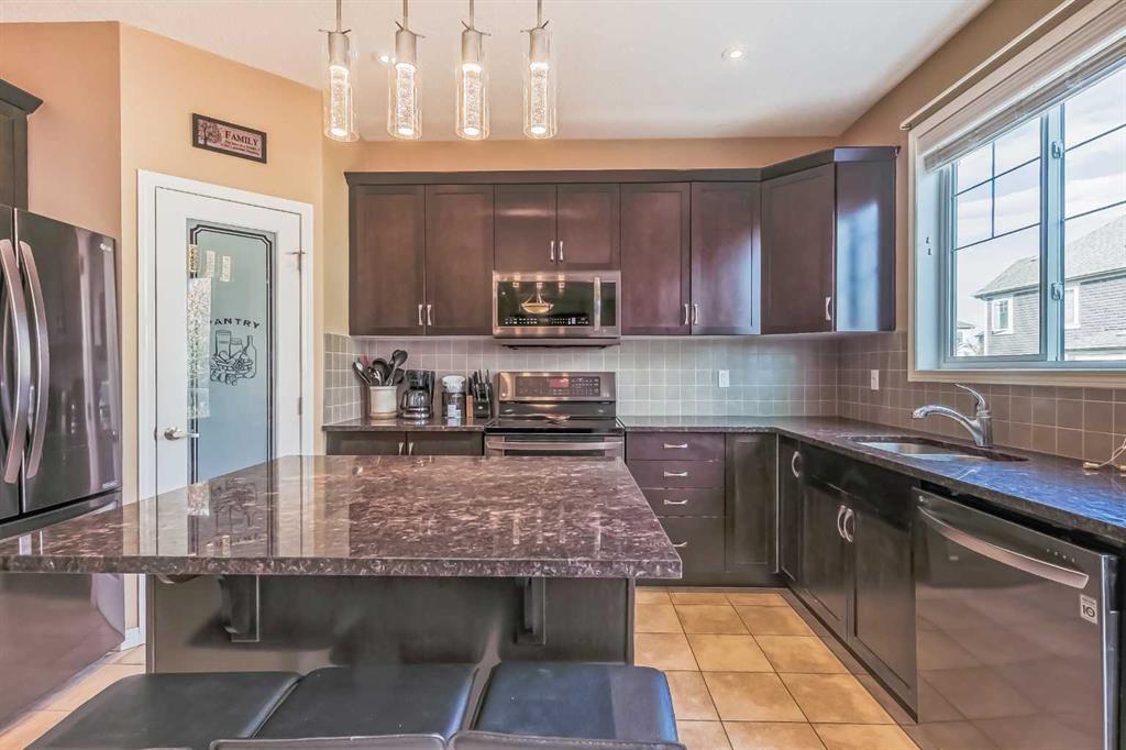 310 Windridge View SW