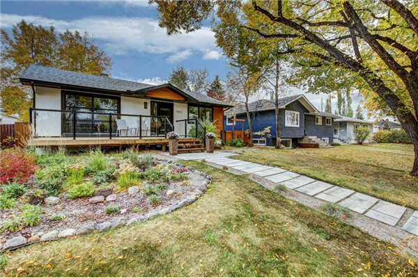 1012 18 Street NE, Calgary