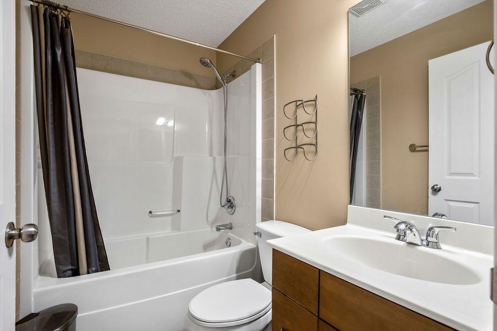 286 Gleneagles View