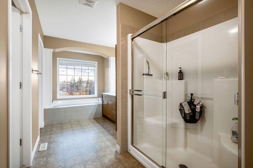 286 Gleneagles View