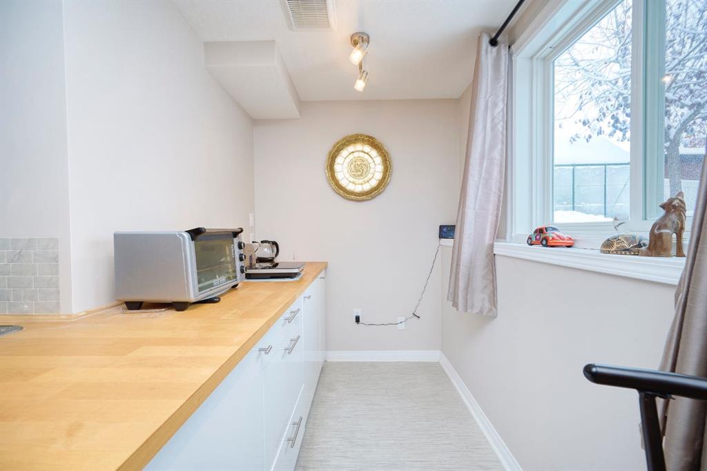 7 Sunset Crescent
