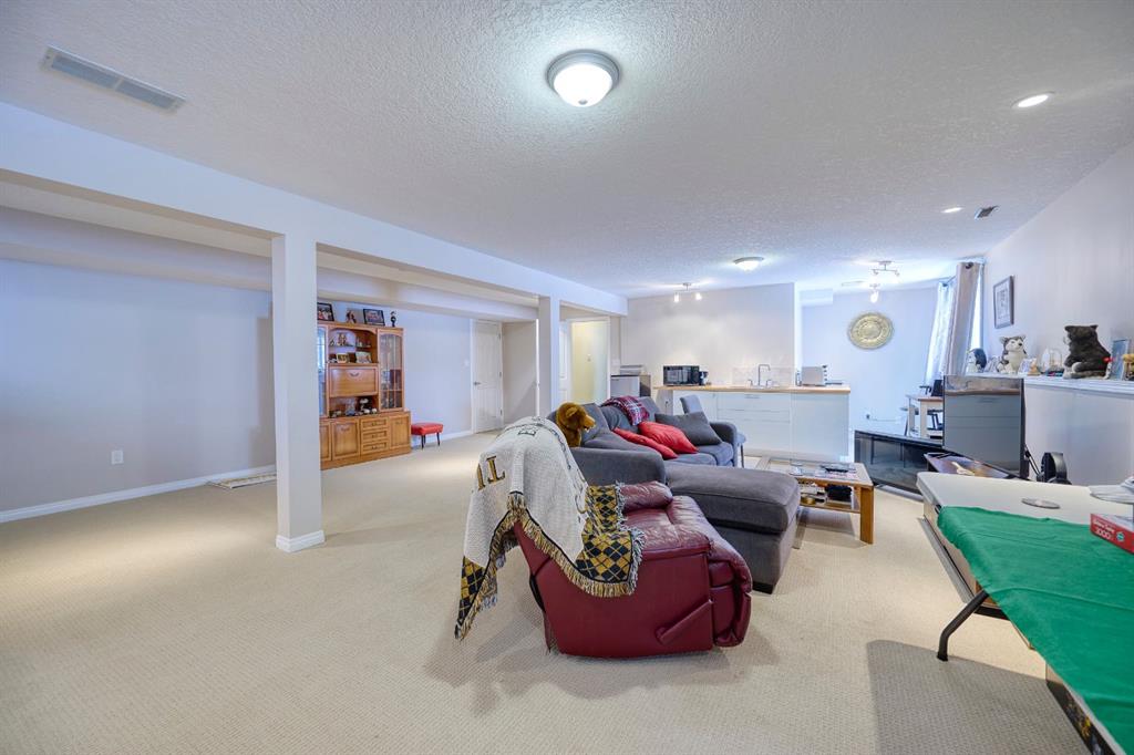 7 Sunset Crescent