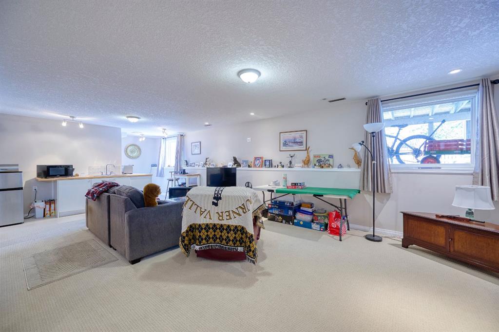 7 Sunset Crescent