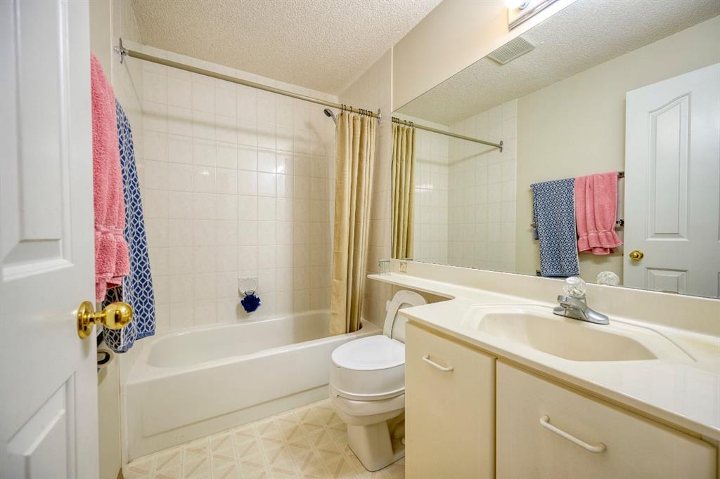 7 Sunset Crescent