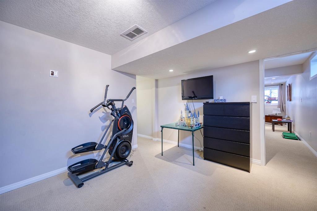 7 Sunset Crescent