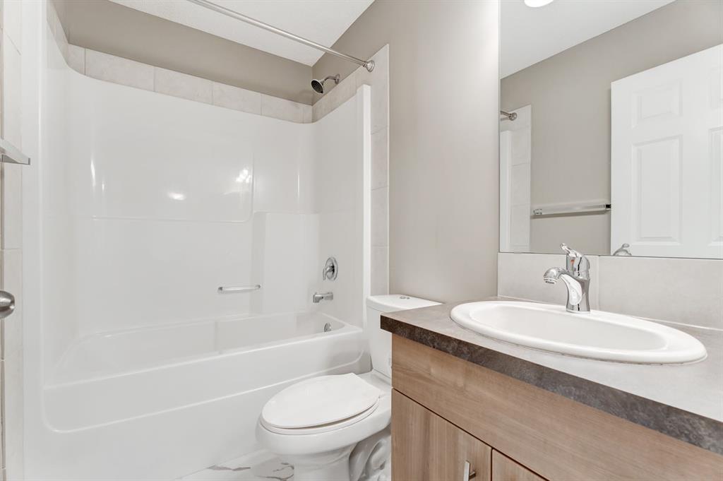 504 River Heights Green