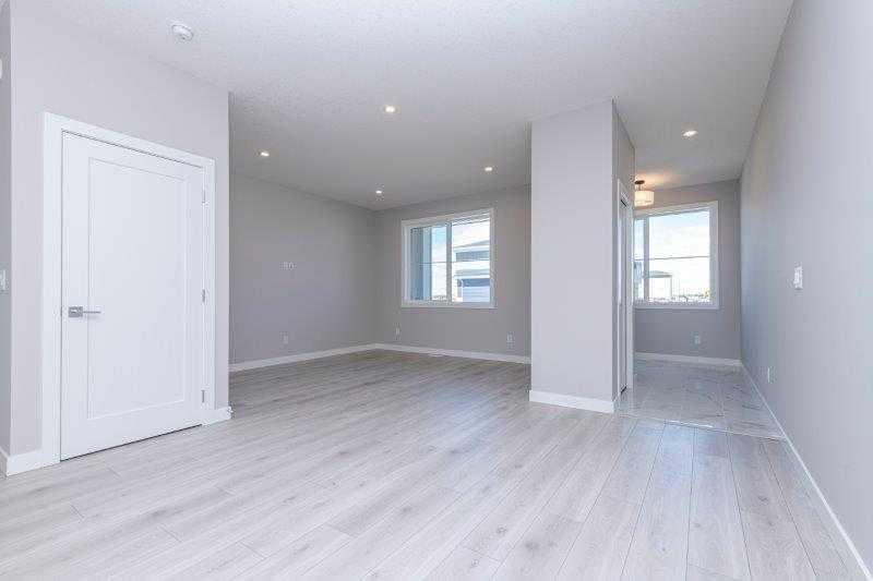 240 Chelsea Manor