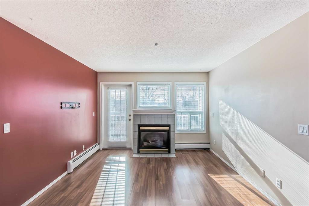 7 Harvest Gold Manor NE, #114