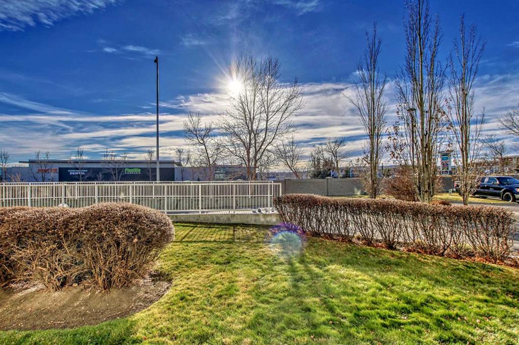 7 Harvest Gold Manor NE, #114