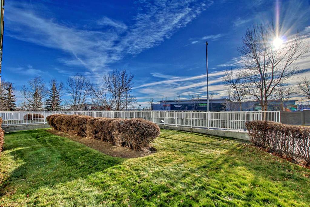 7 Harvest Gold Manor NE, #114