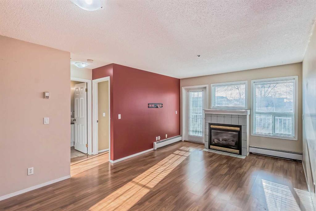 7 Harvest Gold Manor NE, #114