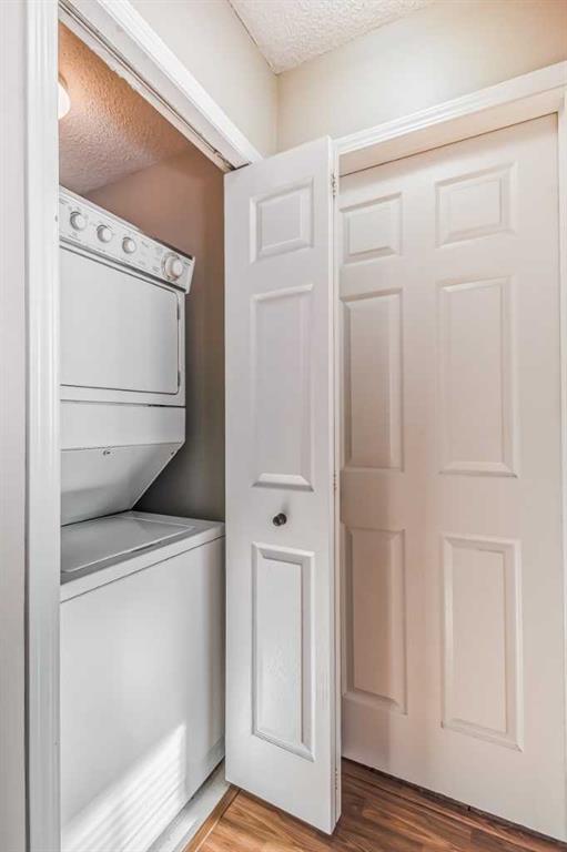7 Harvest Gold Manor NE, #114