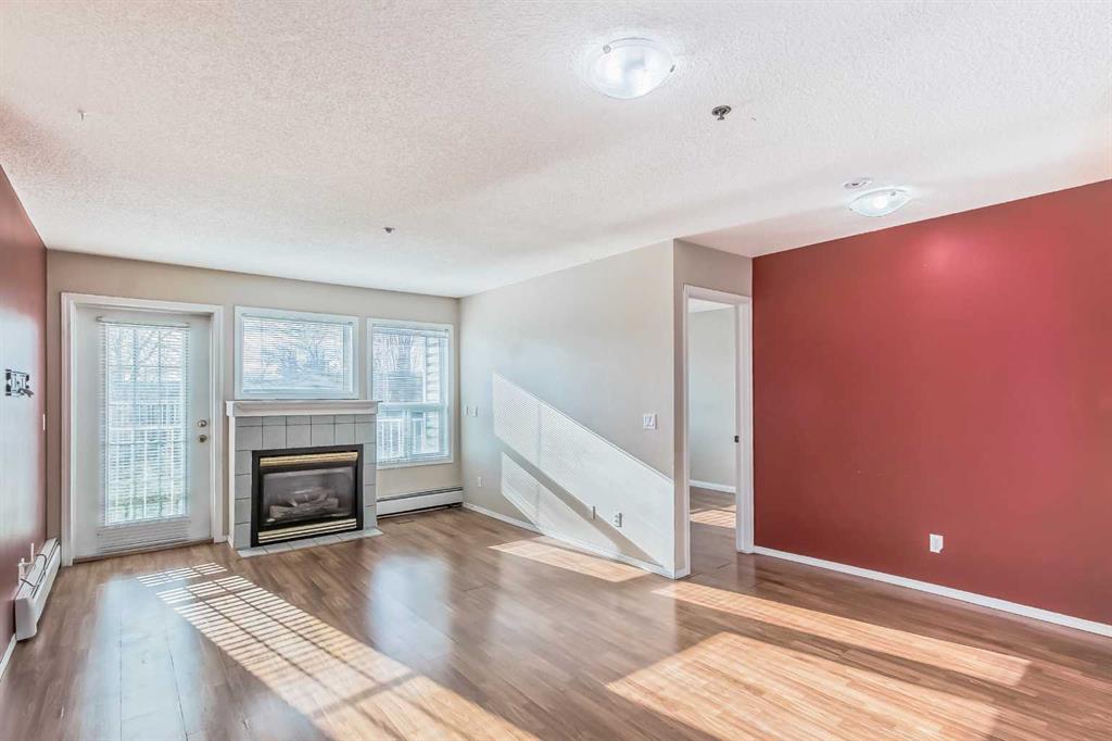 7 Harvest Gold Manor NE, #114