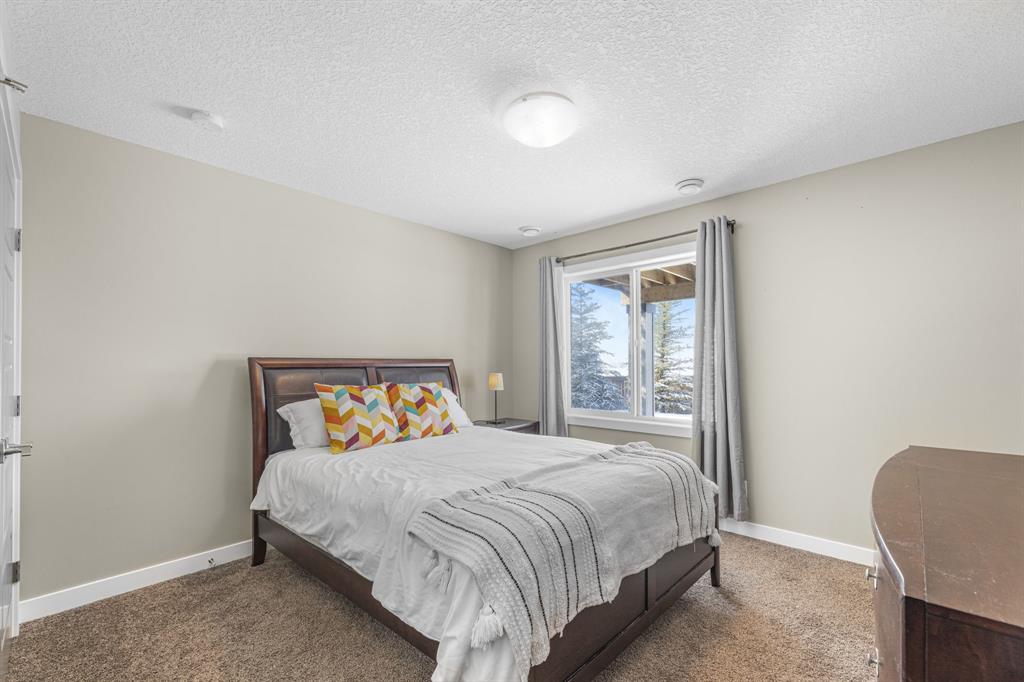 31 Lakewood Mews